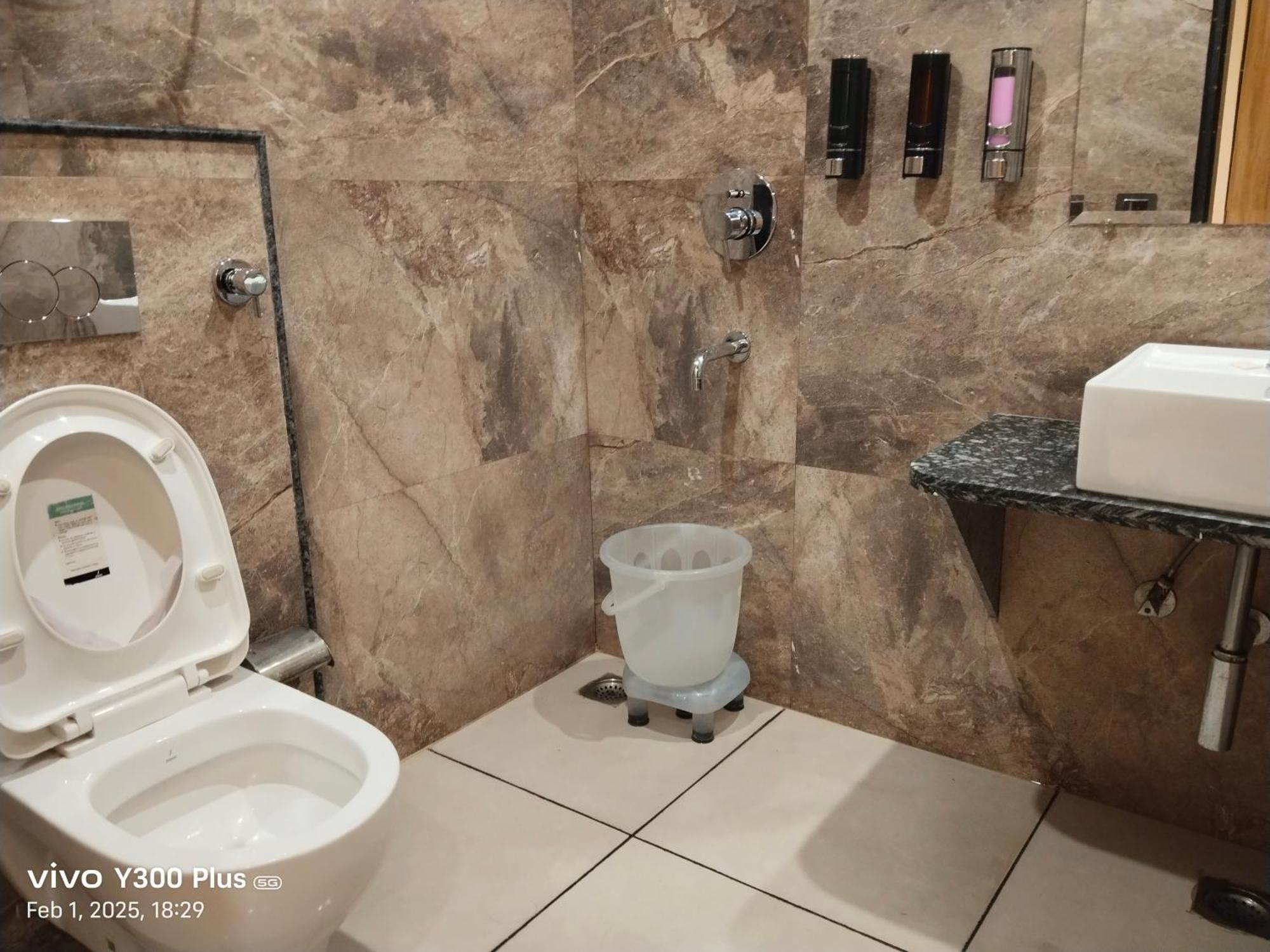 Hotel Konark A Family Stay Aerocity ניו דלהי מראה חיצוני תמונה